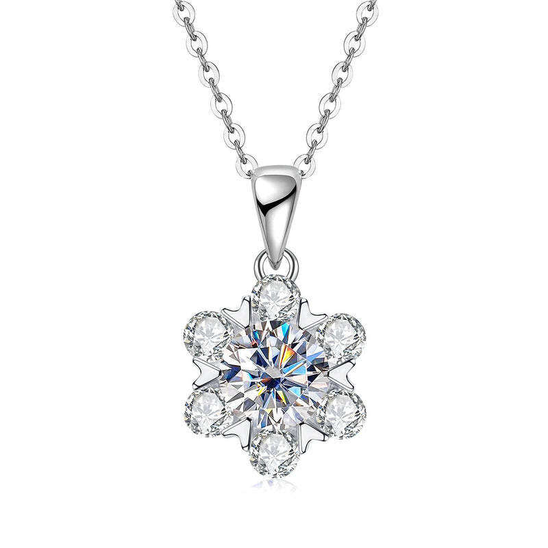 1.0CTTW D Color  Moissanite Flower Heart Pendant Necklace 925 Sterling Silver Necklace